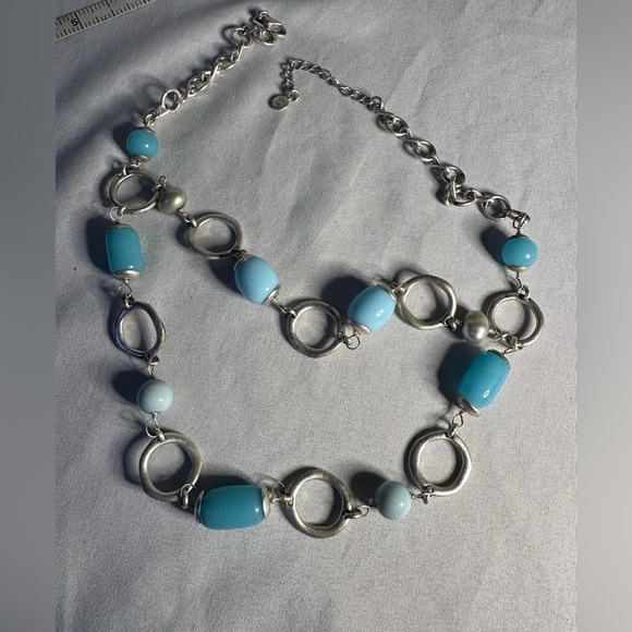 Blue glass bead matte silvertone artisan style necklace - Picture 4 of 5